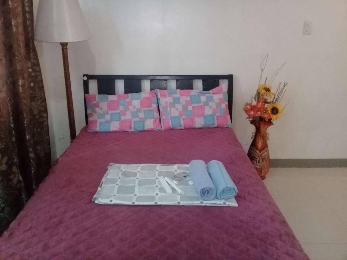 Ekonumi Rooms At Moonwalk Paranaque Paranaque City Dış mekan fotoğraf