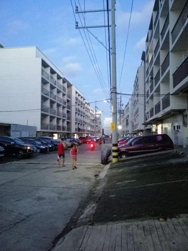 Ekonumi Rooms At Moonwalk Paranaque Paranaque City Dış mekan fotoğraf