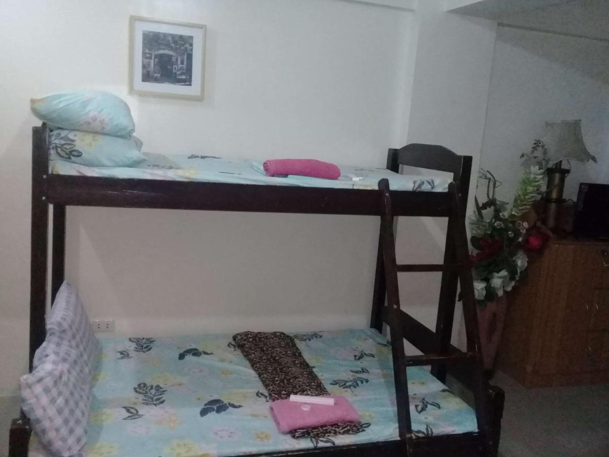 Ekonumi Rooms At Moonwalk Paranaque Paranaque City Dış mekan fotoğraf