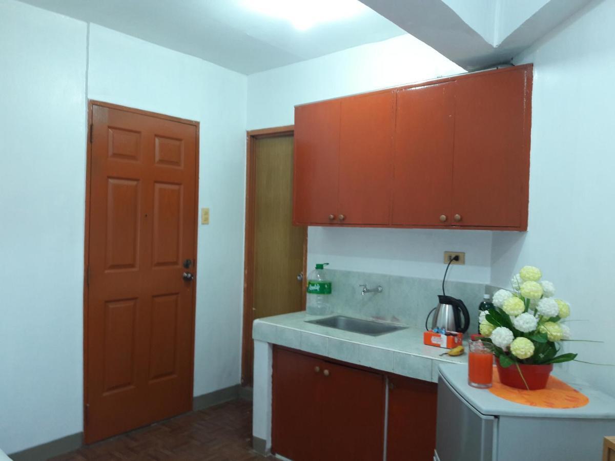 Ekonumi Rooms At Moonwalk Paranaque Paranaque City Dış mekan fotoğraf
