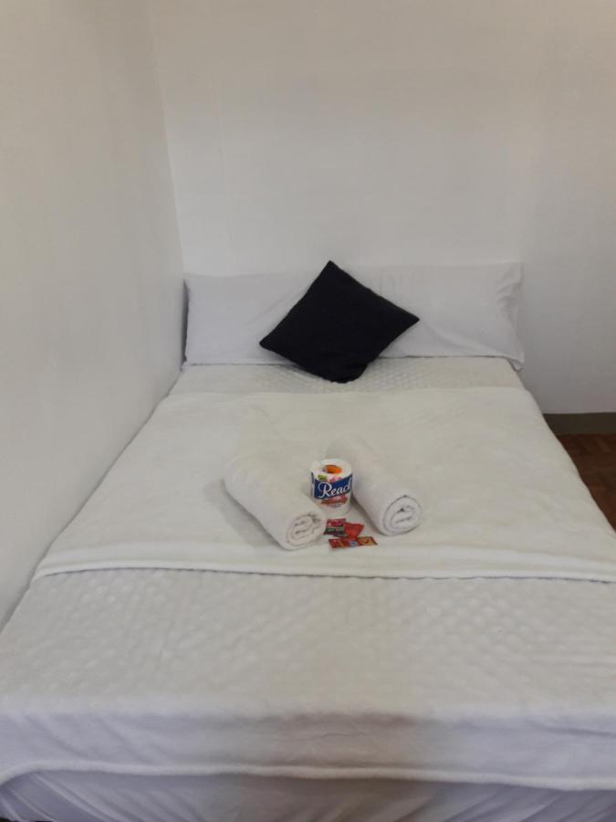 Ekonumi Rooms At Moonwalk Paranaque Paranaque City Dış mekan fotoğraf