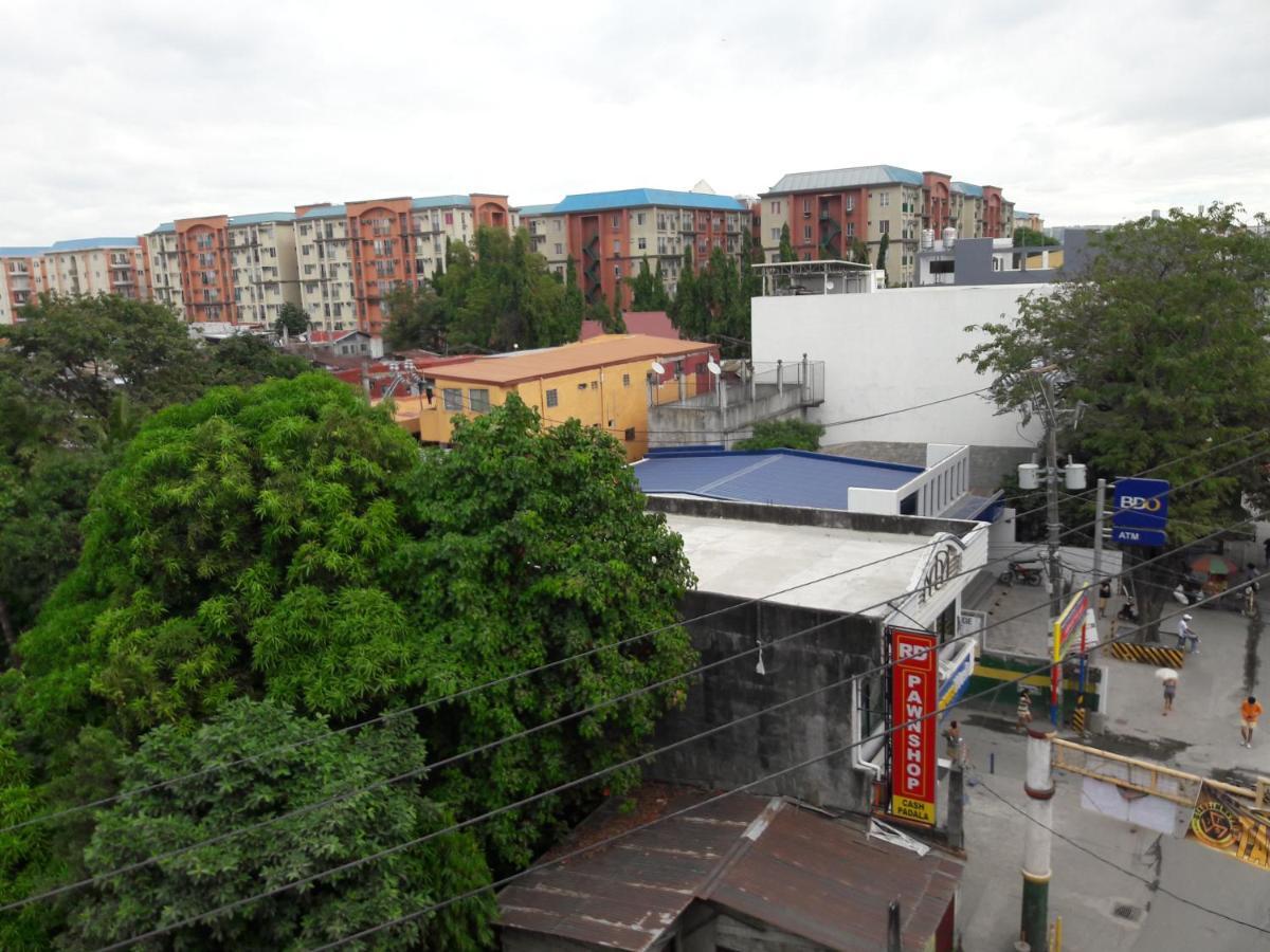 Ekonumi Rooms At Moonwalk Paranaque Paranaque City Dış mekan fotoğraf